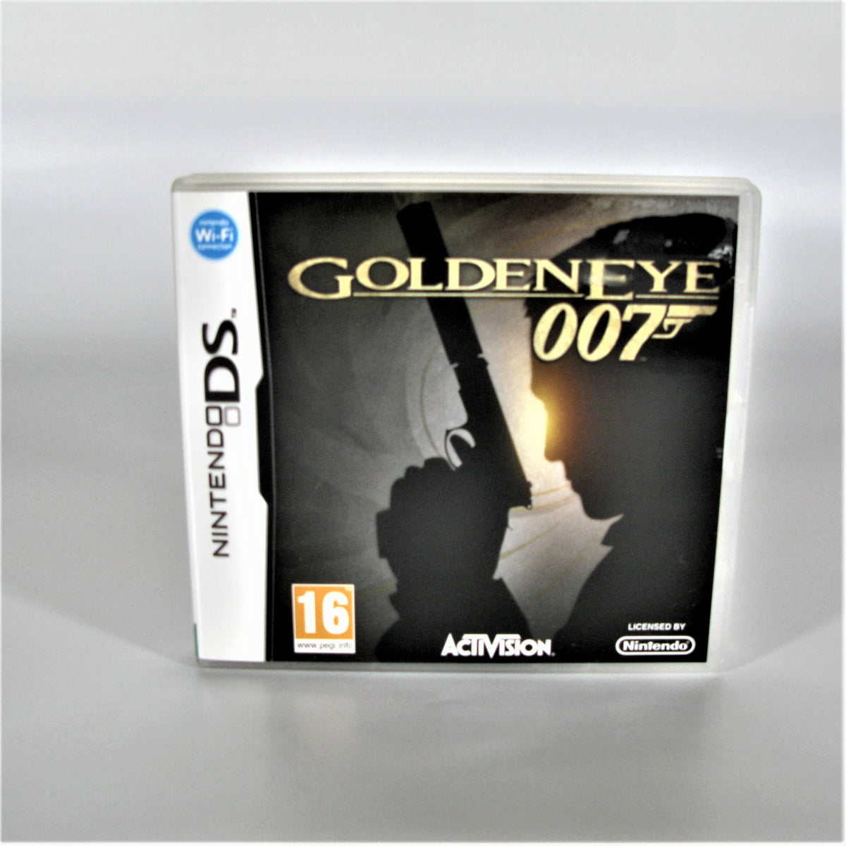 GOLDEN EYE 007